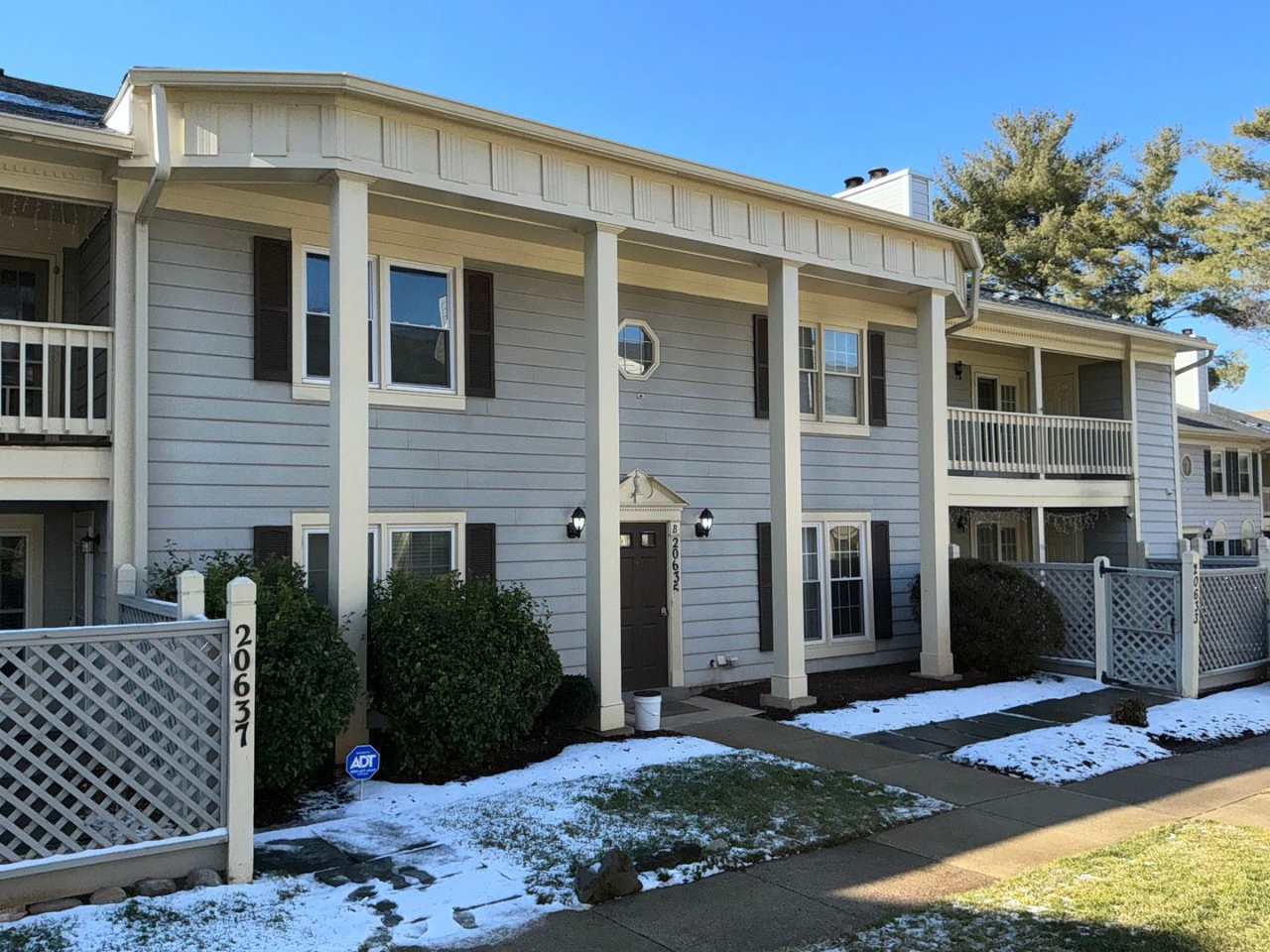 Very well maintained 2 bedroom 2 full 2 half upper floor condo with loft, located in the desired Waters House Condominium Community