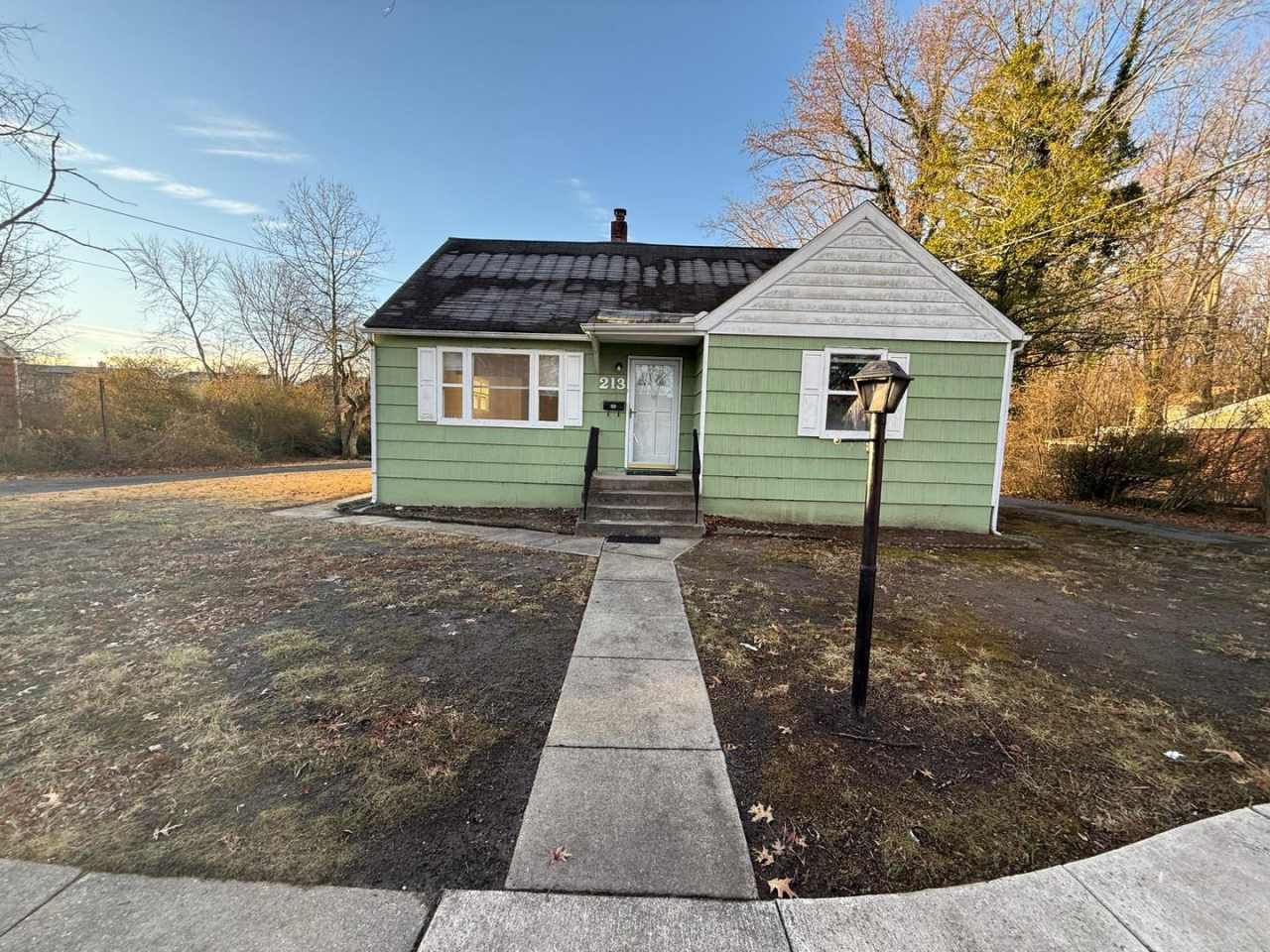 Big Spacious Beautiful Single Family 4 bedroom House for Rent !!!