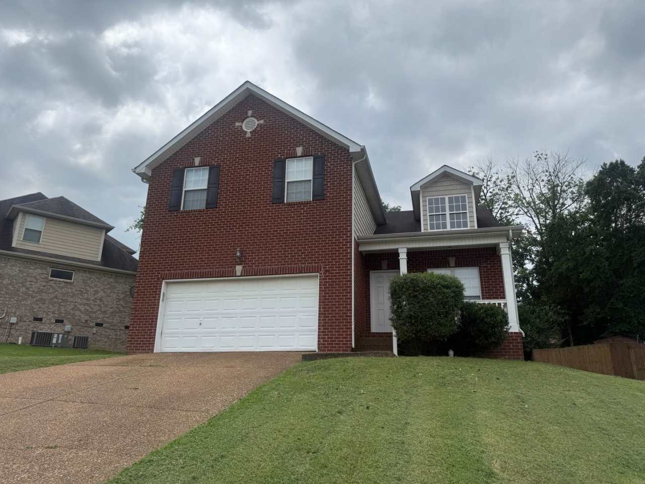 MOVE IN SPECIAL!!Spacious 3BR Home with Bonus Room in Prime Mt. Juliet Location