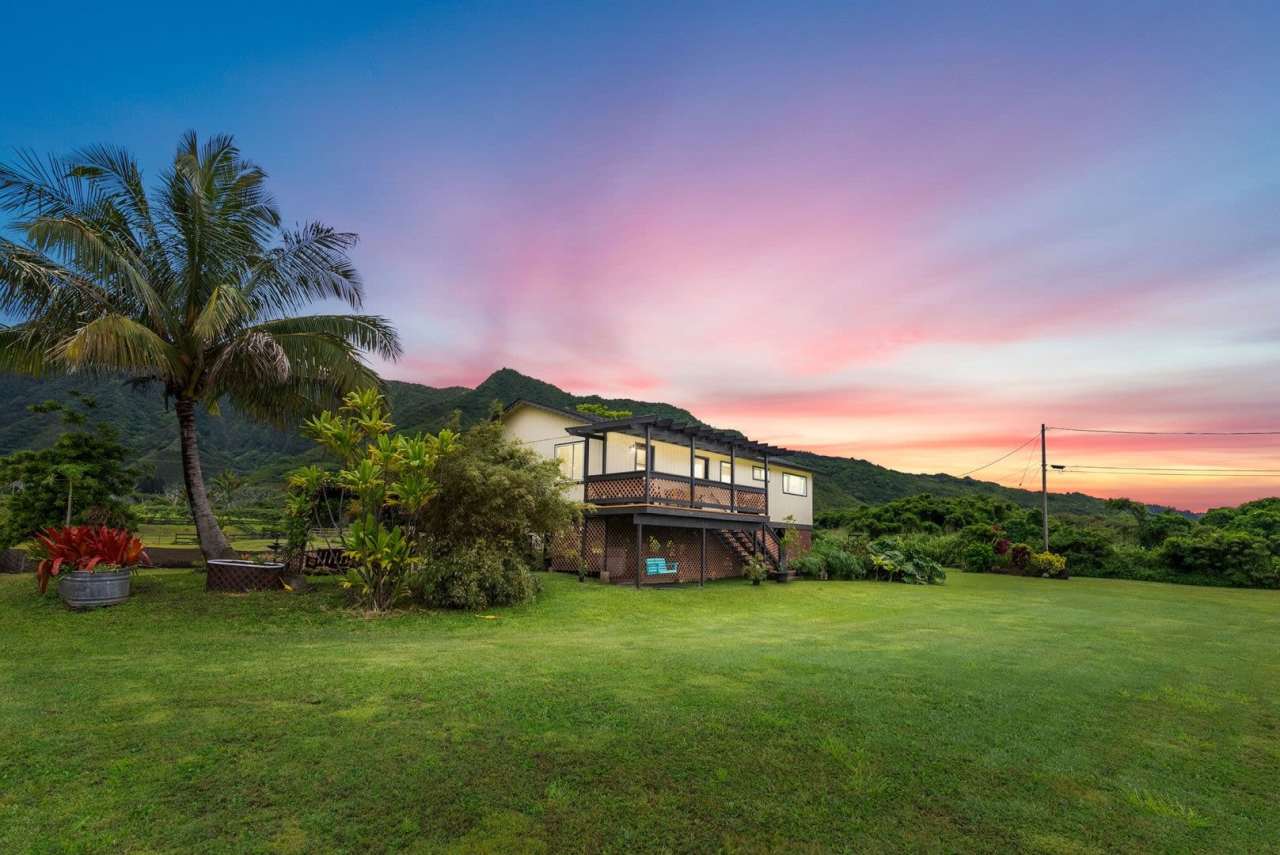 Perfect Location on 5 Acres, Walk to Beach, Open Concept w/ Breeze  Views