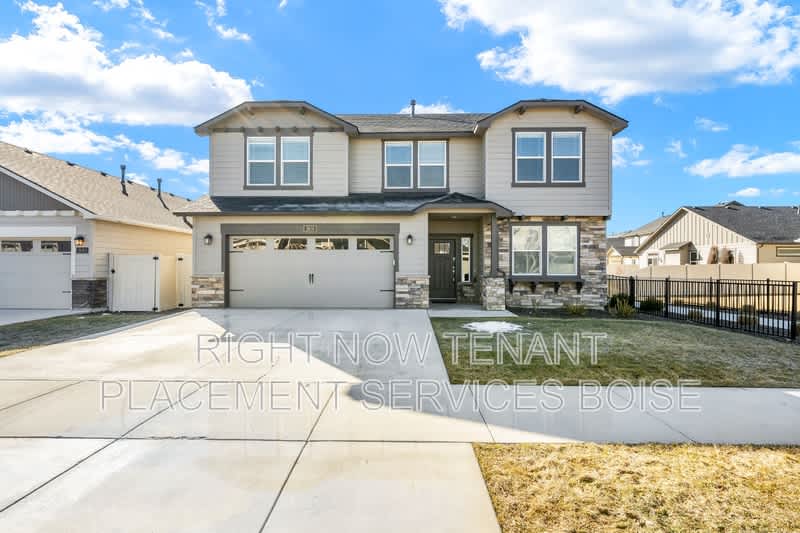 2631 East Red Garnet Street