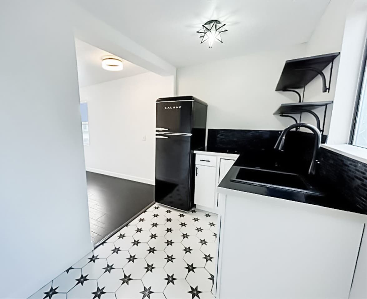 Now leasing BEAUTIFUL and unique DOWNTOWN studios!