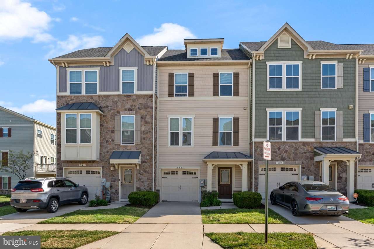 583 FOX RIVER HILLS Way