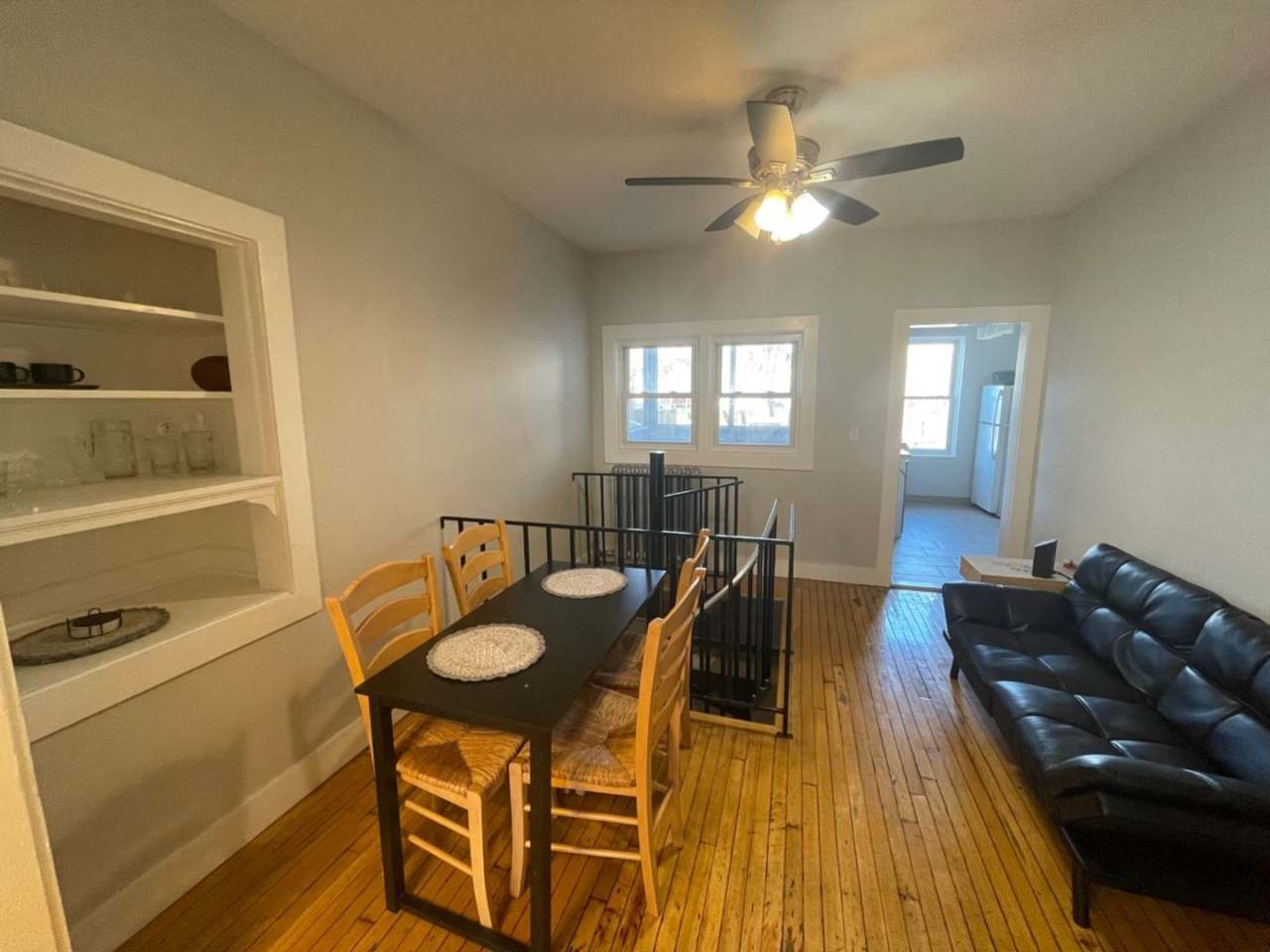 Excellent 5 BedRoom Availible