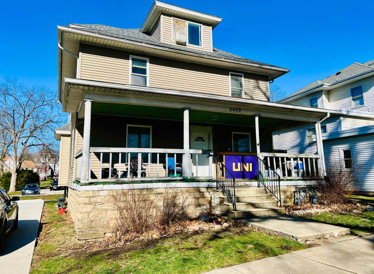 2409 Iowa St - Cedar Falls
