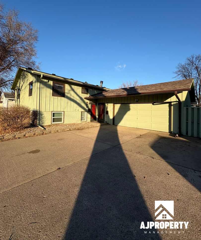 3014 S. Phillips Ave.