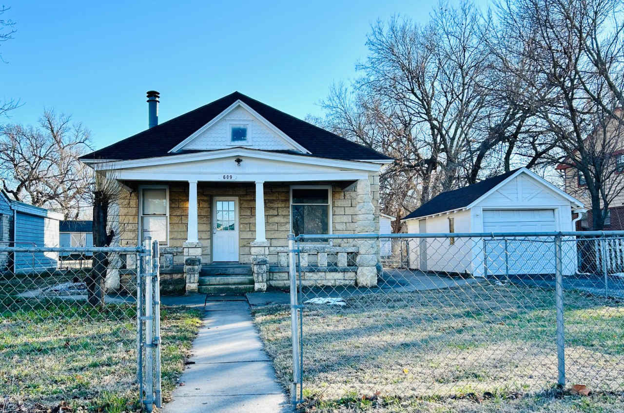 Single Family Home with Bonus Room  Loft!