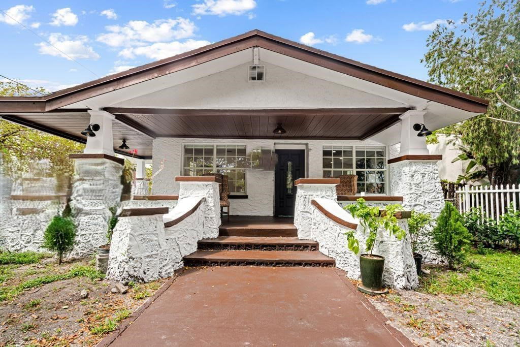 3902 Northwest 3rd Avenue