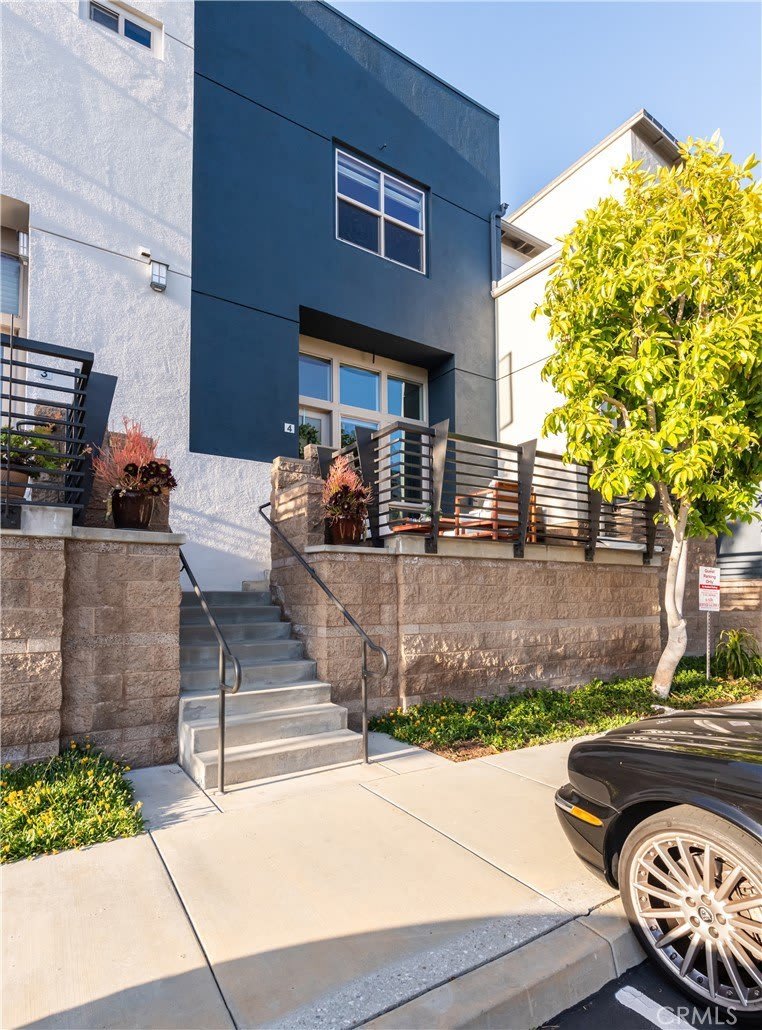 5405 W 149th Place