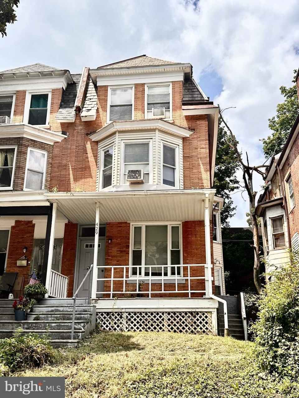 429 W BRINGHURST Street unit: 1