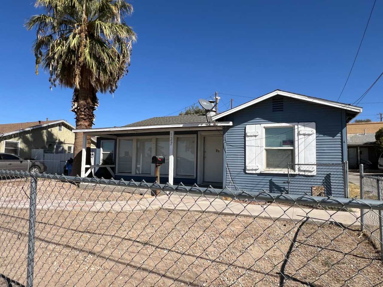 3 Bedroom 1 bathroom House located near a Schools, Community Park and Public Swimming Pool.