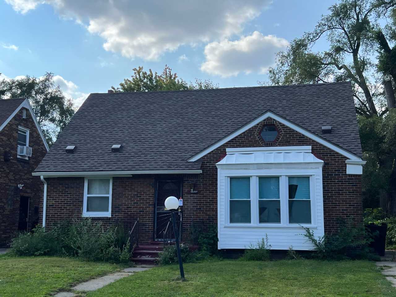 Beautiful Brick Bungalow - section 8 and other HCV programs available