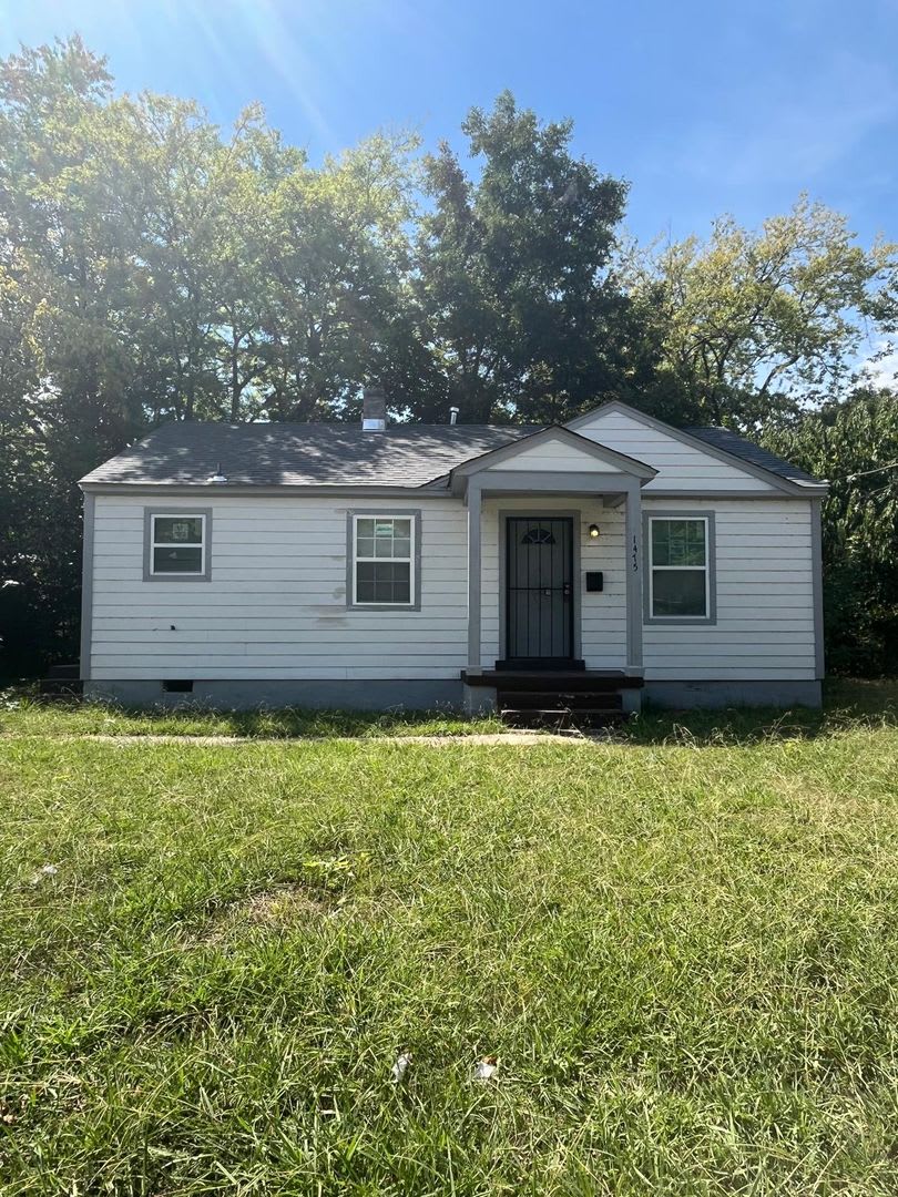 Renovated house in quite Neighborhood