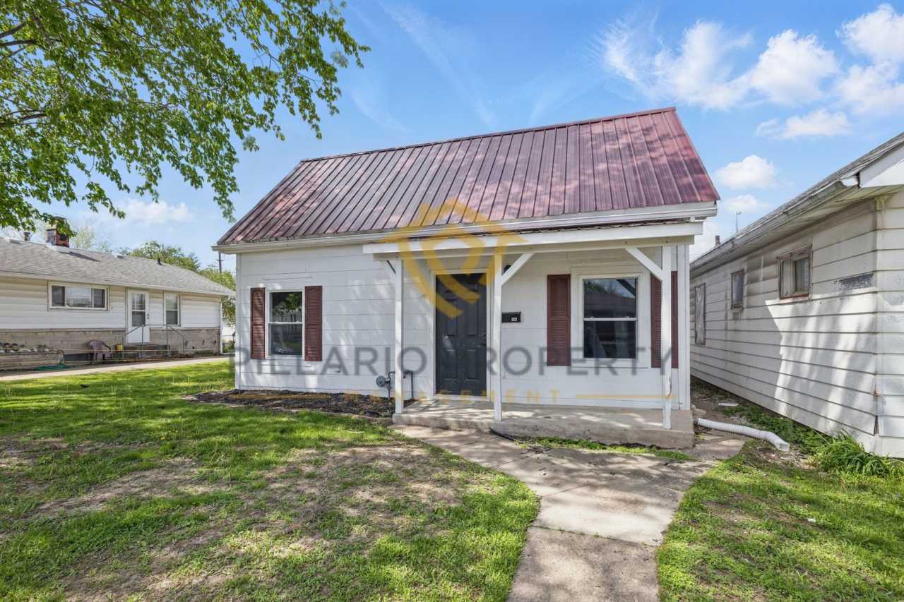 $500 OFF MOVE-IN SPECIAL!! 3 Bedroom, 1 Bathroom Cottage with Custom Finishes and Small Loft, Available NOW!