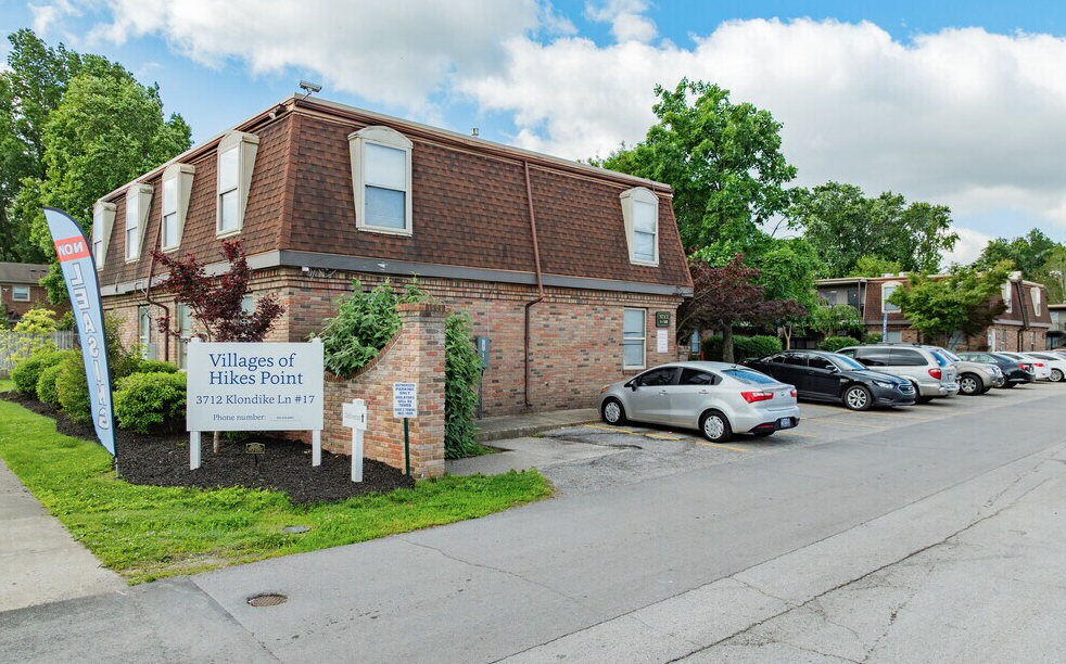 Villages of Hikes Point