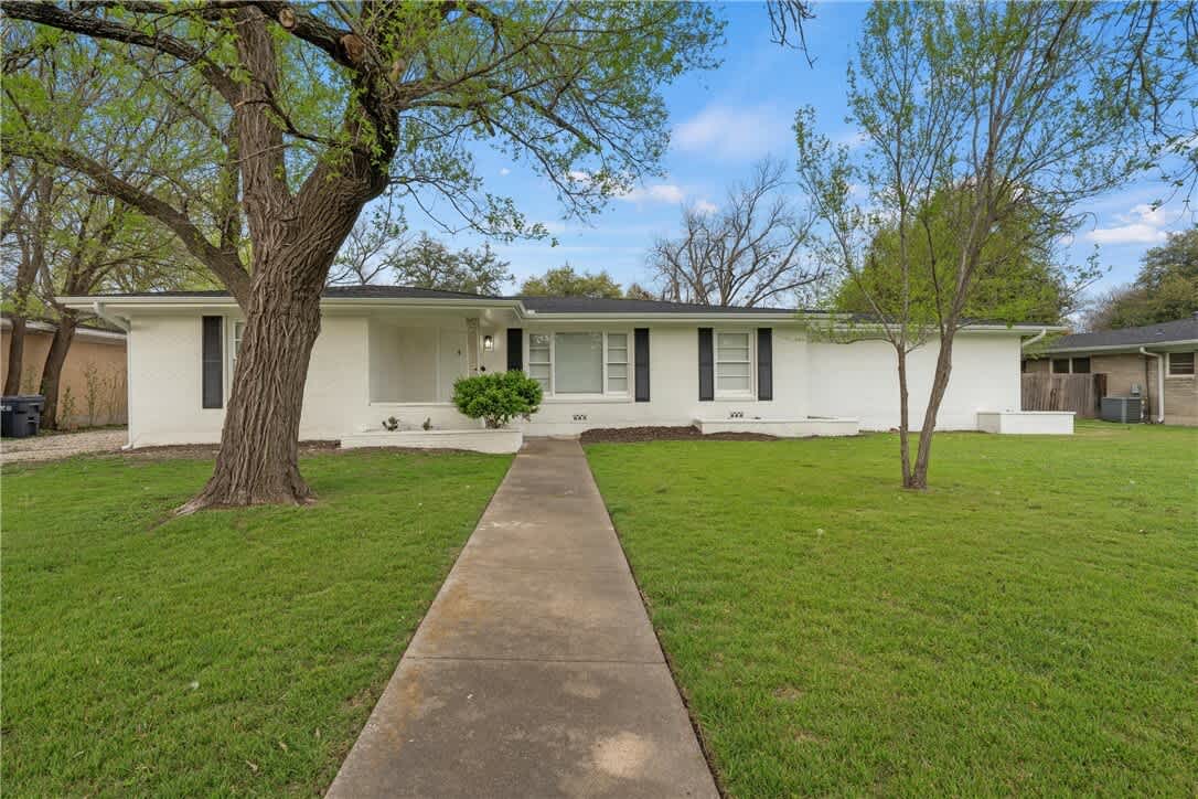2416 Lake Air Drive