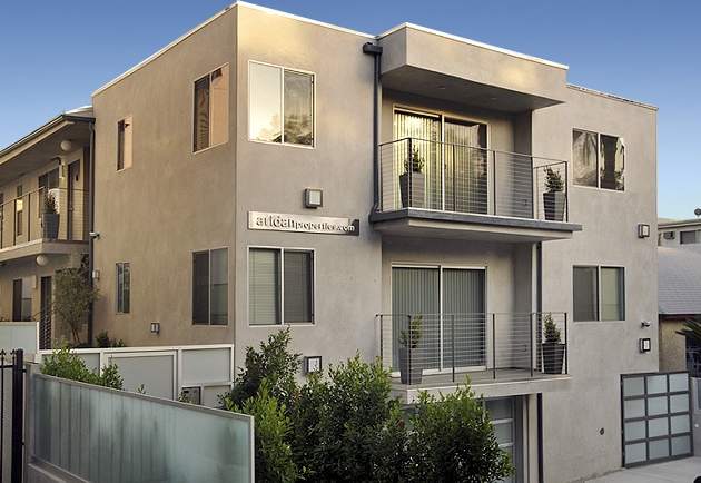 1418 North Poinsettia Place