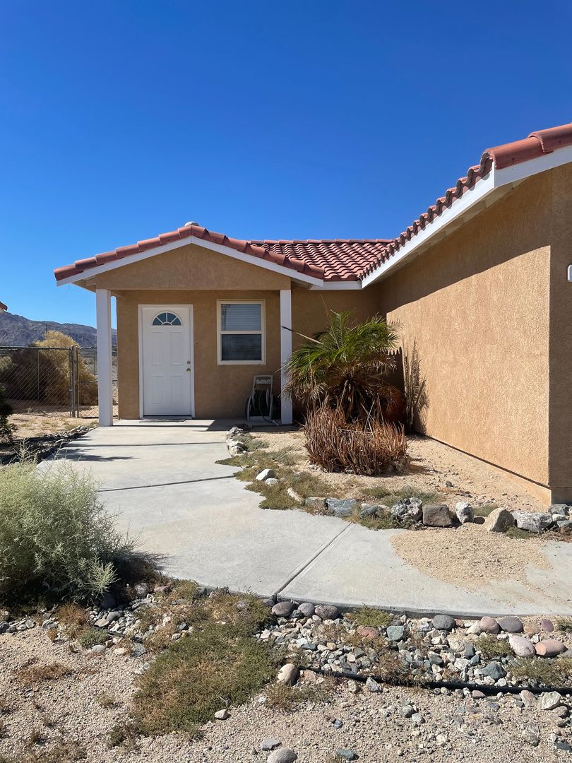 Quiet 3 bedroom, 2 bathroom, home.