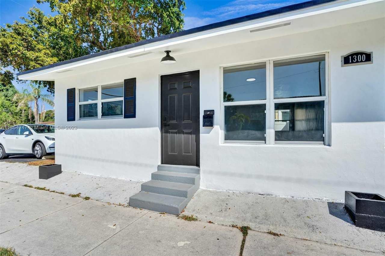 1300 Northeast 2nd Avenue