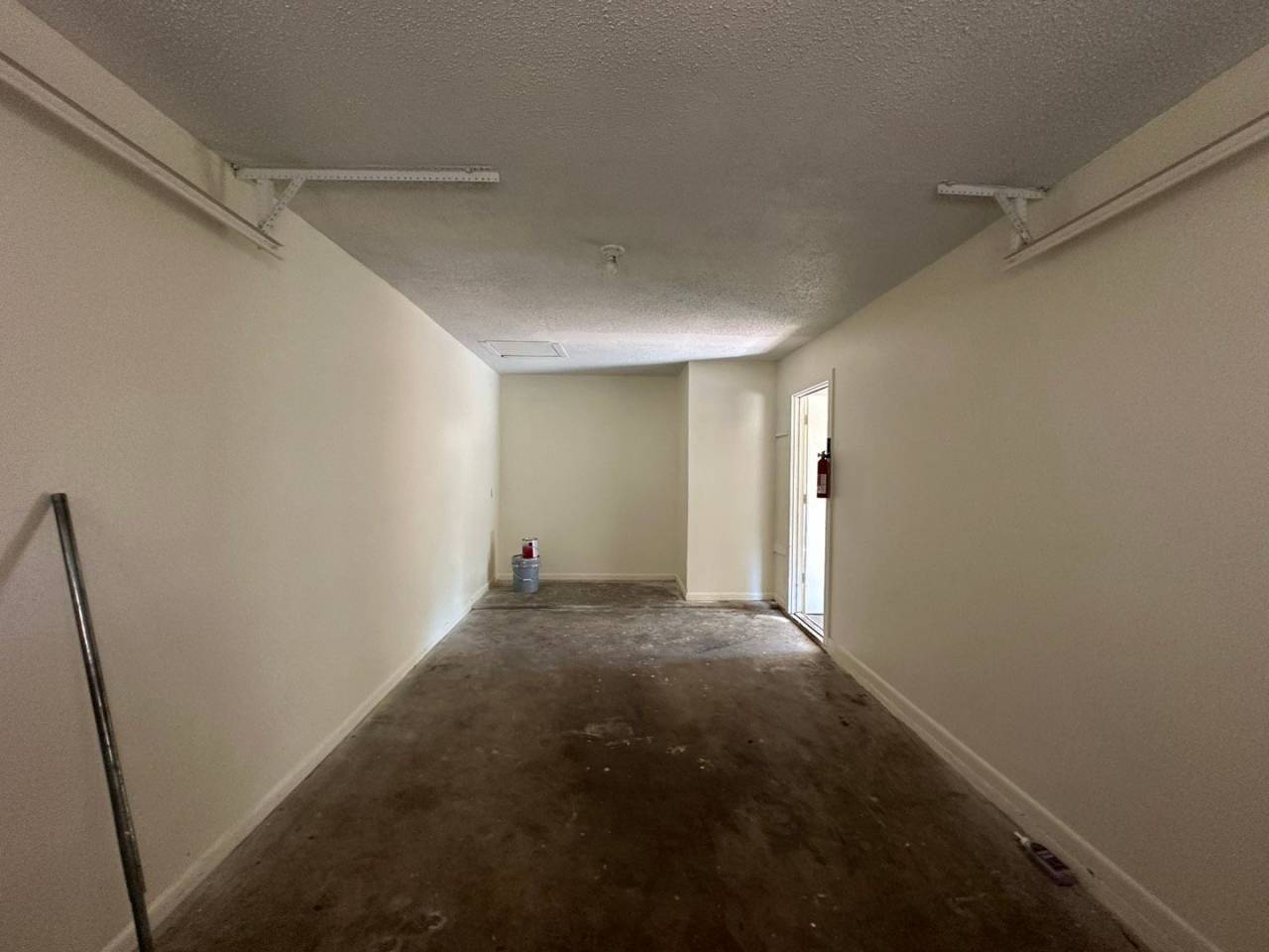 Cozy 3 Bedroom Unit! Tour Today!