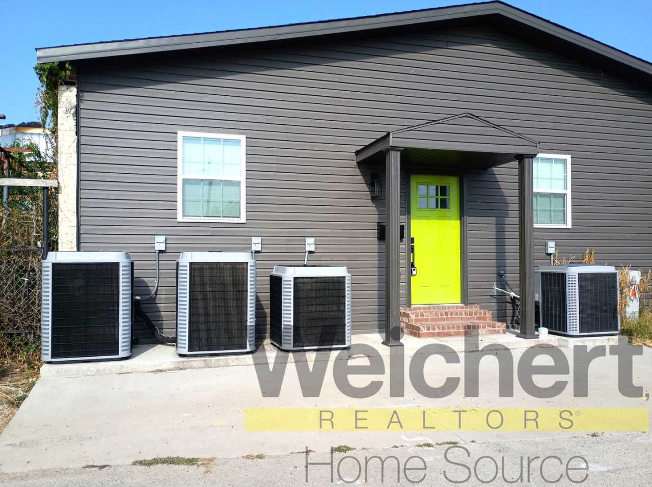 Stylish Downtown 1-Bedroom with Modern Updates