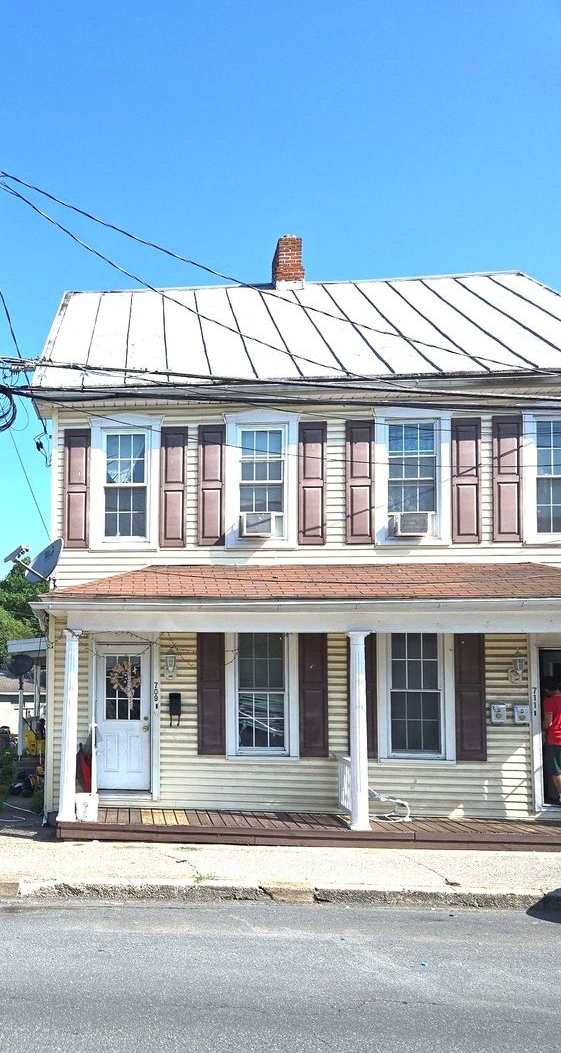 Spacious 3-Bedroom / 1.5-Bath Duplex