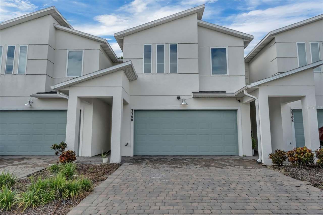 3380 Bellissimo Avenue