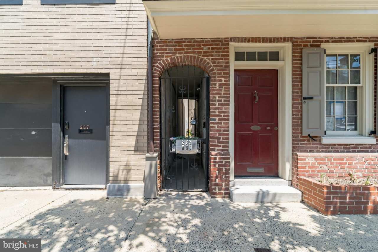 235 BAINBRIDGE STREET