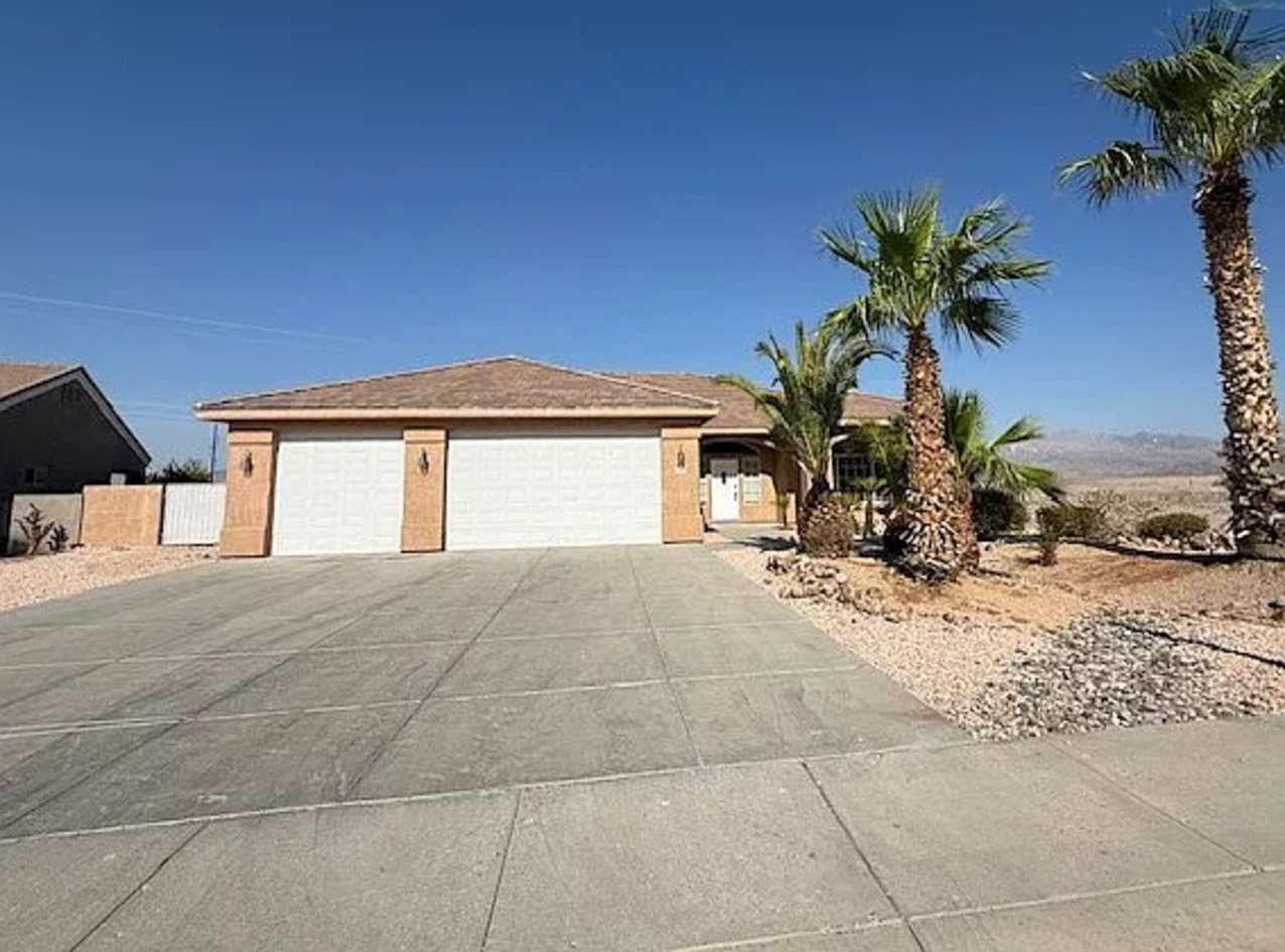 Spacious 3BR House in Bullhead City with a View of the Casinos