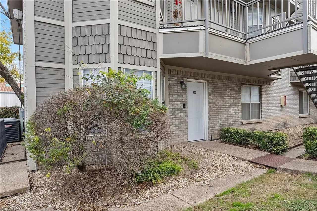 Charming 2/2 at Boardwalk Condominiums!