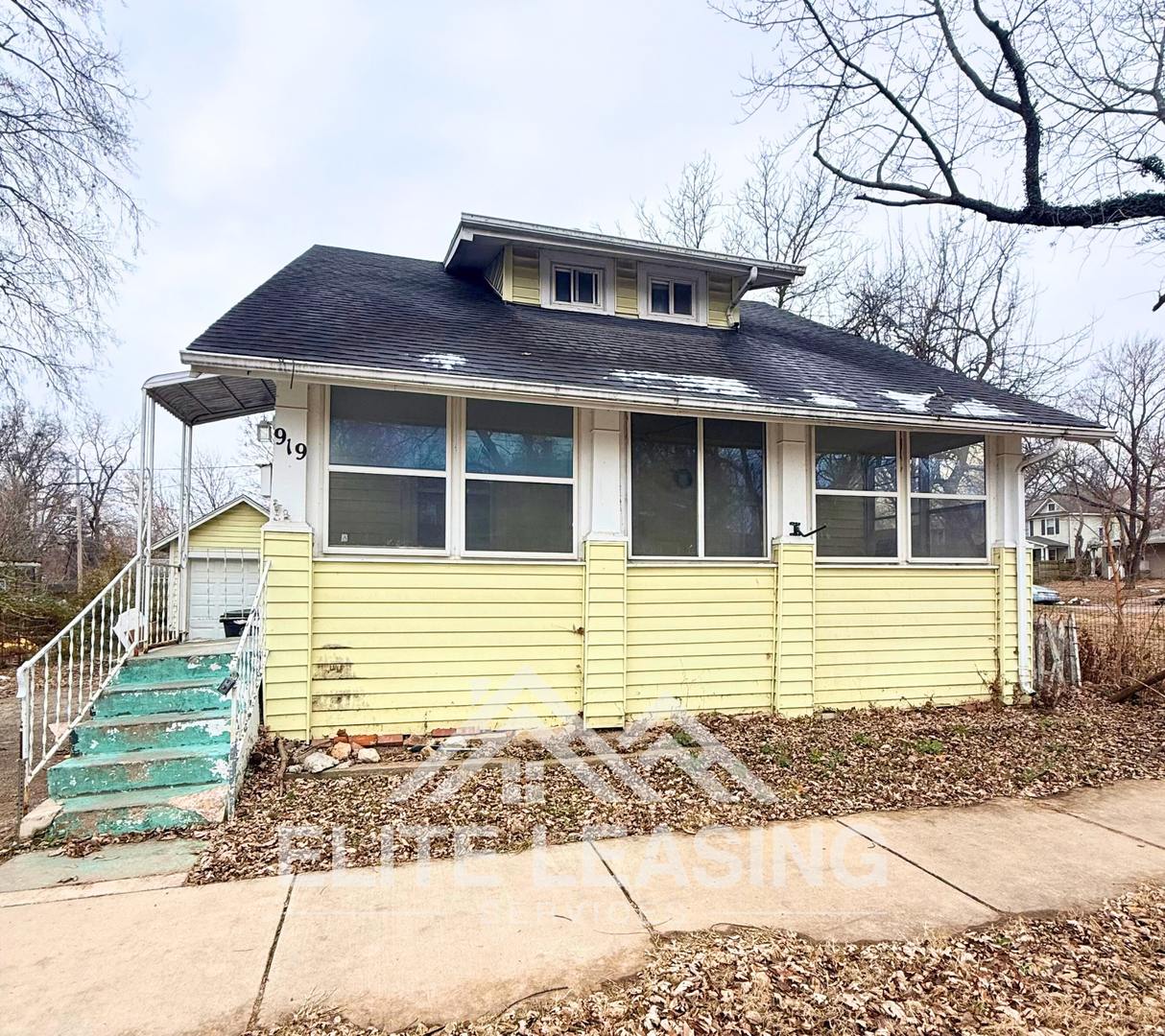 Charming 3 Bedroom Home Near Downtown Topeka!