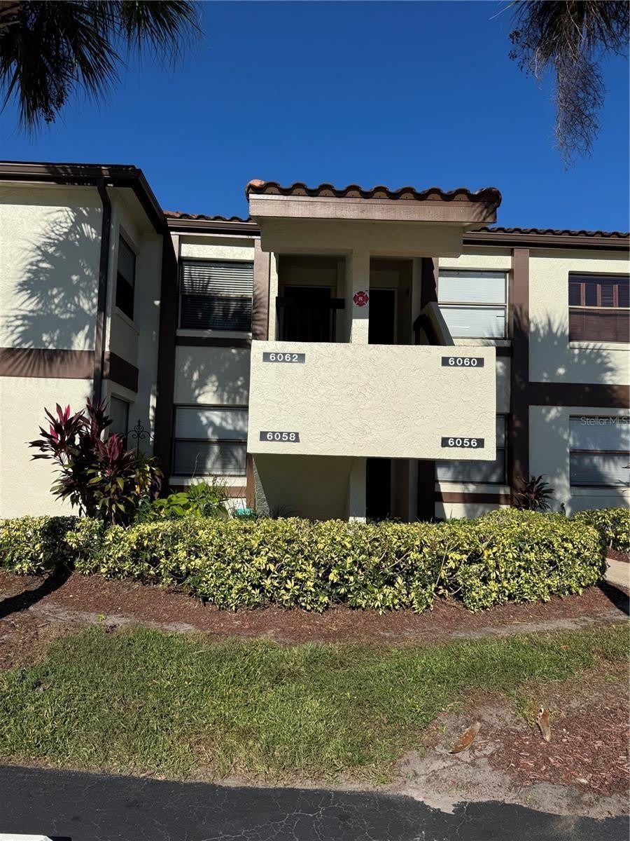 6062 WILLOWPIONTE CIRCLE