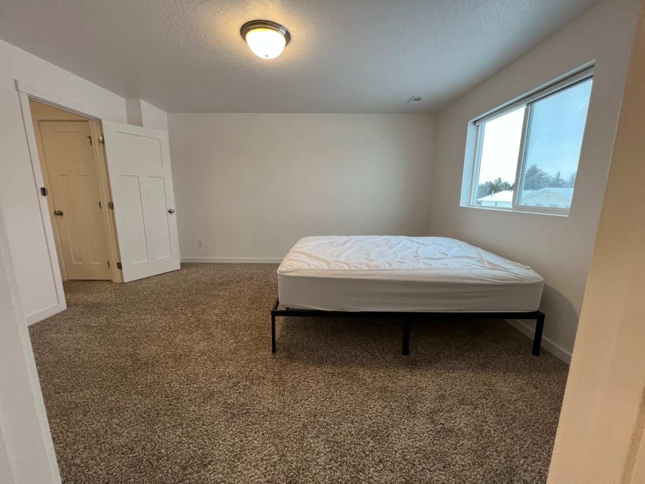 Newer home - 3 bed, 2.5 bath in Spokane Valley!