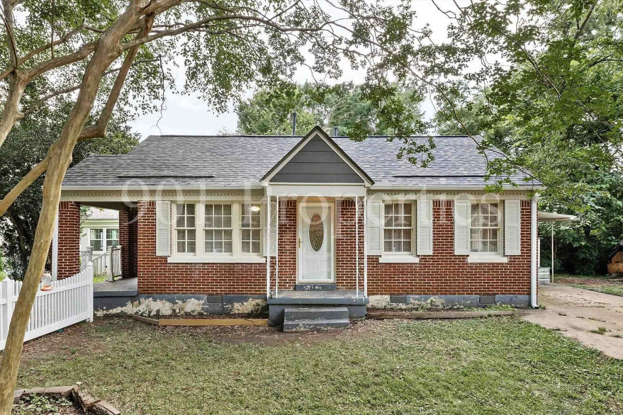 3922 Spottswood Avenue