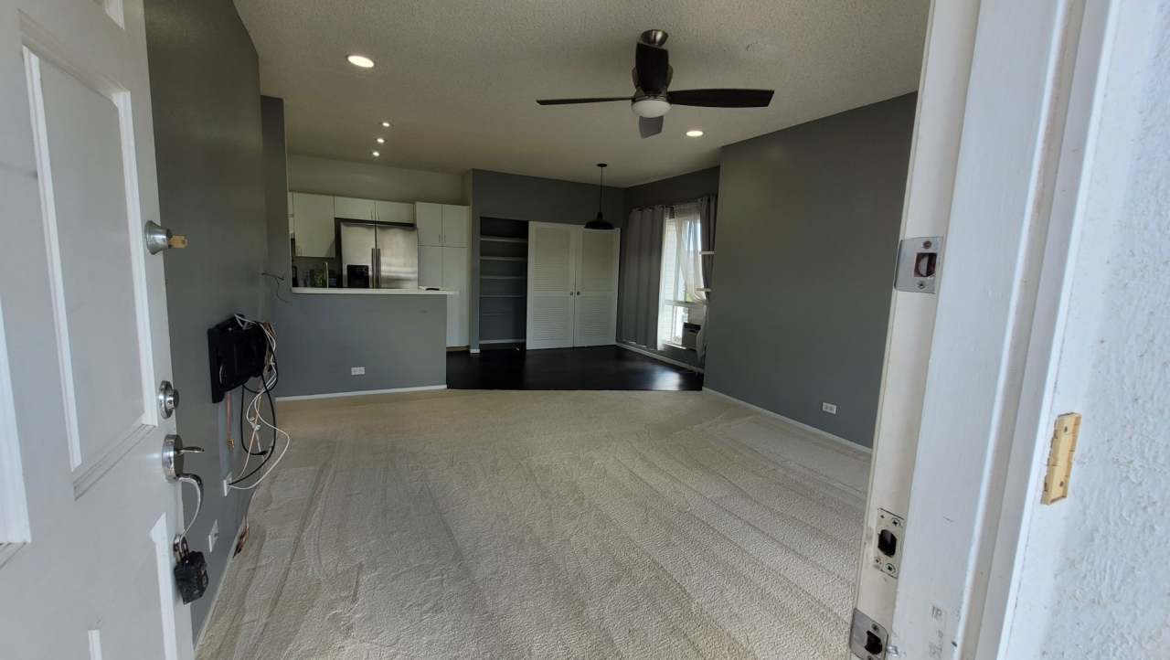 Centrally Located 2bd, 2bath, 2 pkg 1176sqft unit $2900