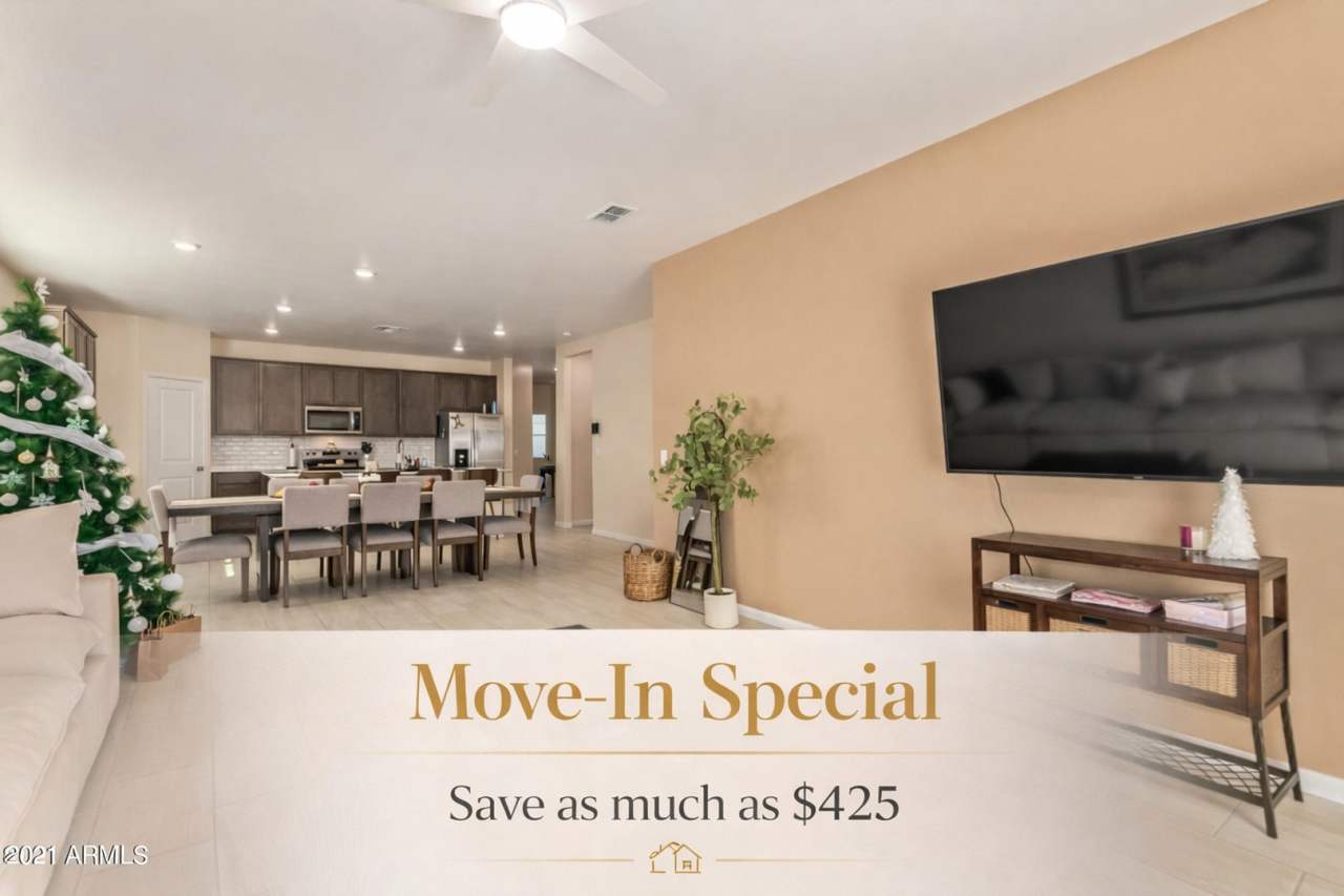 25443 W Graham Trl , Buckeye - Lovely 4 bed, 2 bath w/spacious backyard