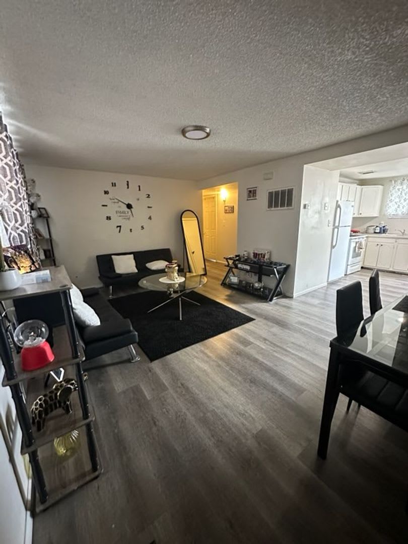 IN UNIT LAUNDRY-- $1195 Rent from August to December