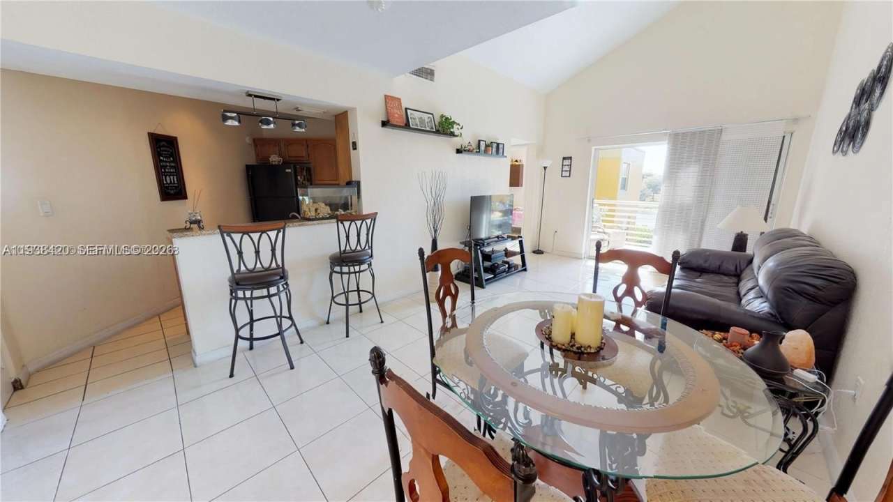 9735 Fontainebleau Blvd