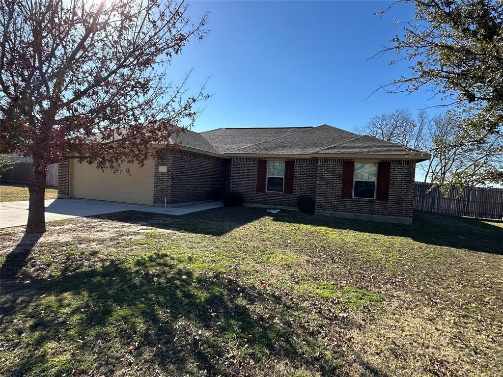 212 Candlewood Circle