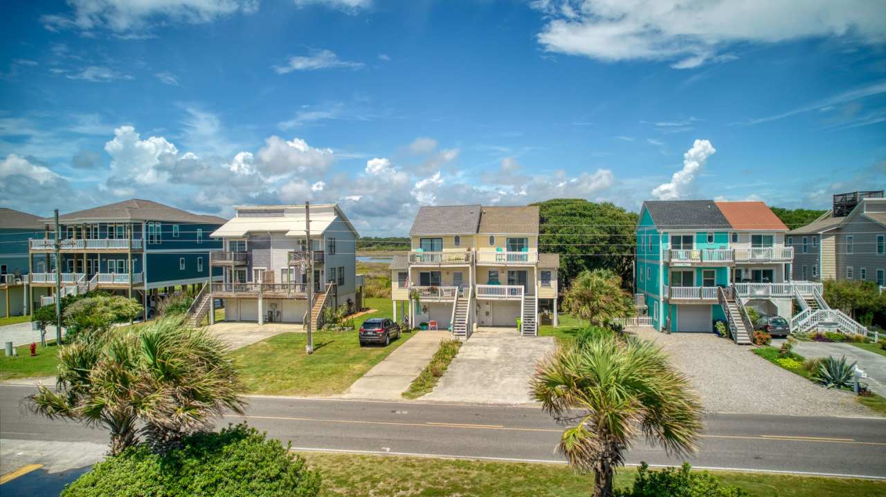 FULLY FURNISHED OFF-SEASON RENTAL - AVAILABLE MID-JANUARY THROUGH APRIL 1ST