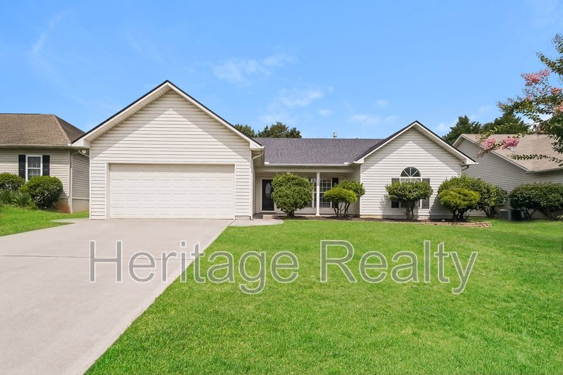 5425 Crooked Pine Ln