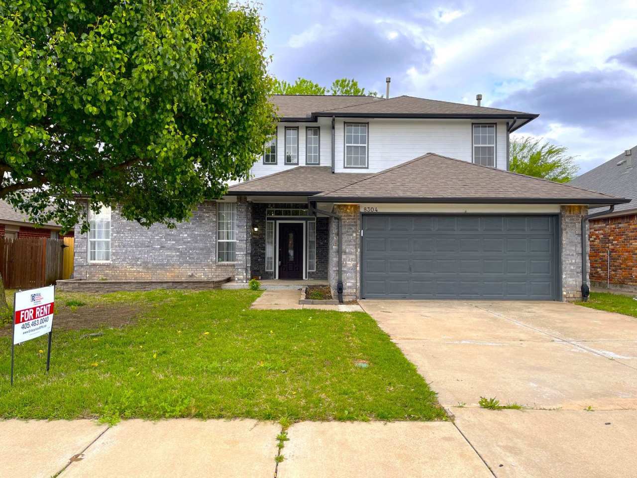 Luxurious Living: Spacious 4 Bed, 3 Bath Two-Story Haven Await!