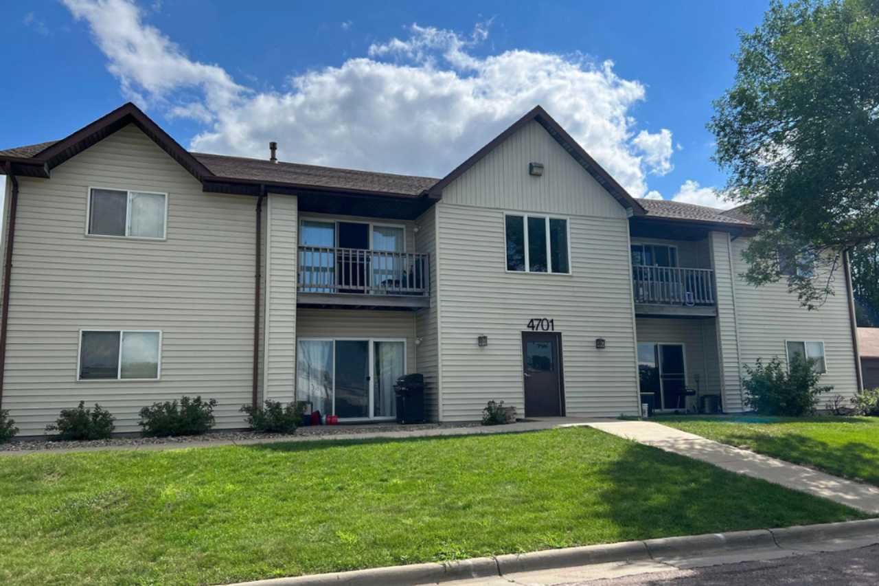 East Briar Estates - 1 Month Free!