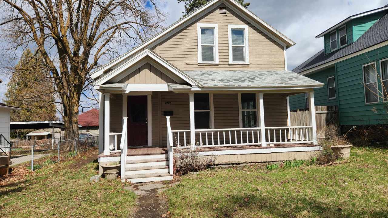 South Hill Home!! Available Now! Move In Special!