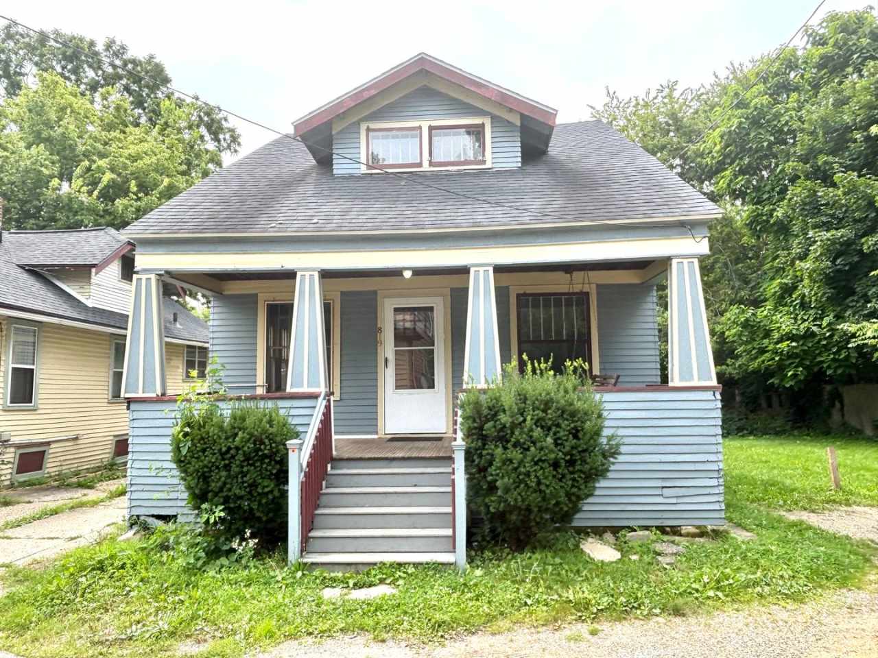 819 Hoffman - 3 Bed/2 Bath House Near WMU/K College