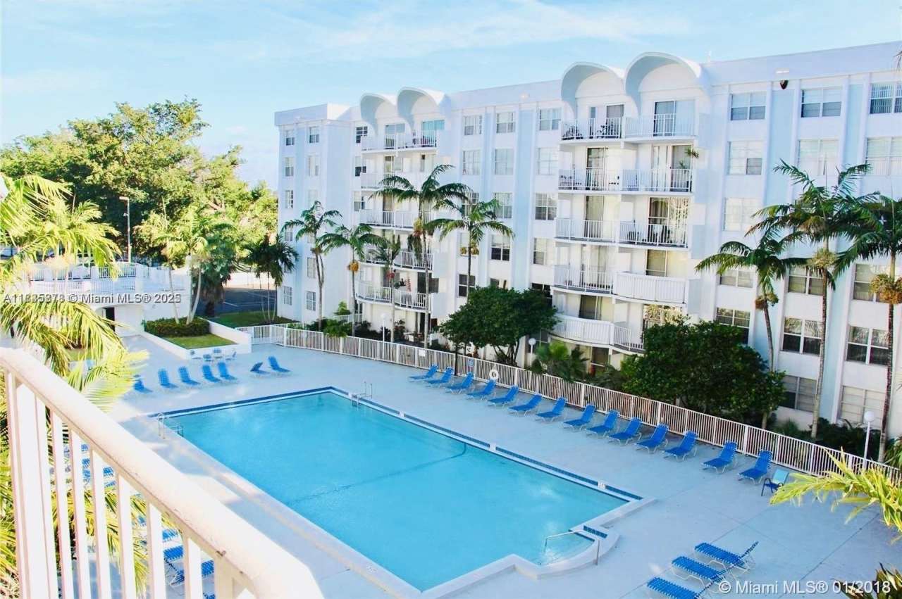 486 NW 165th Street Rd