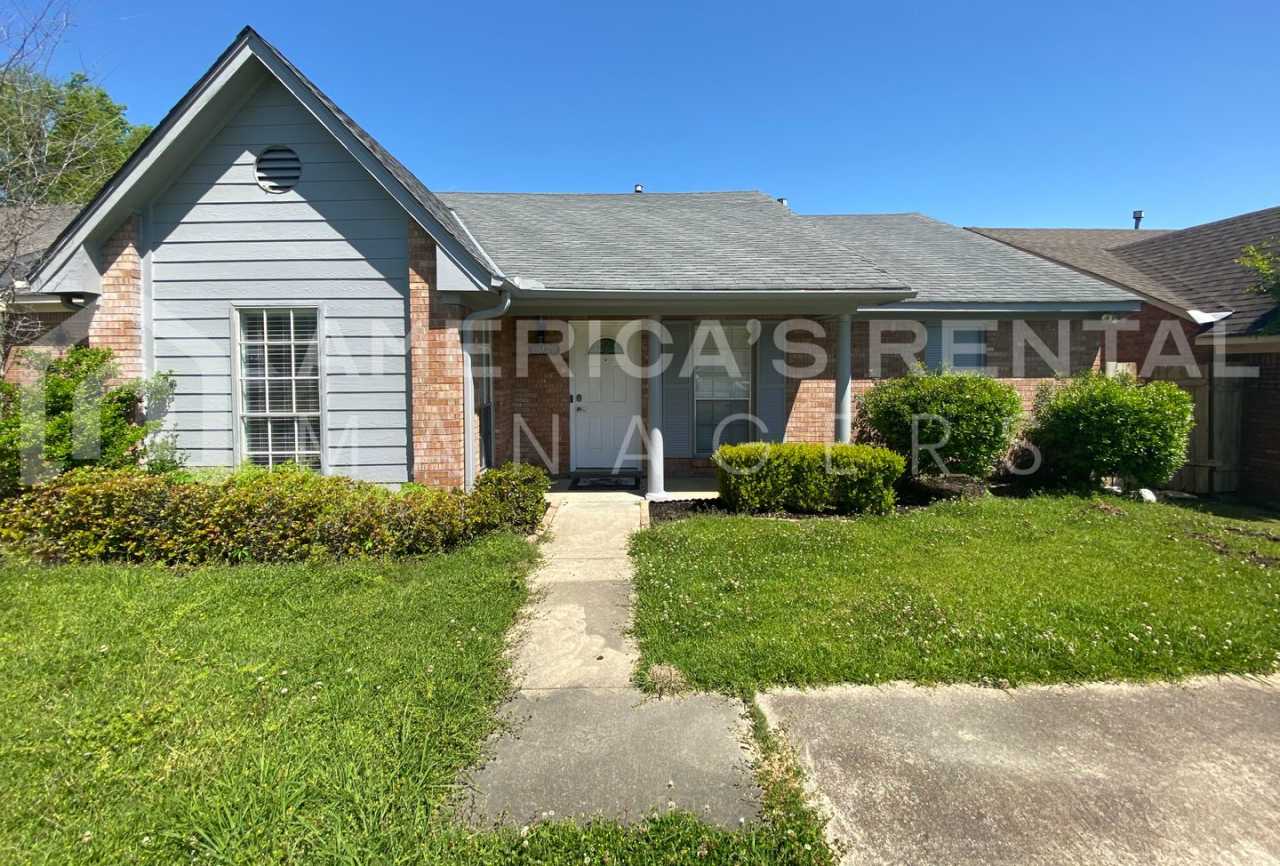 Home for rent in Montgomery!!! Available now!! - Sign a lease by 12/31/25 to receive 1 FREE MONTH of rent!!!