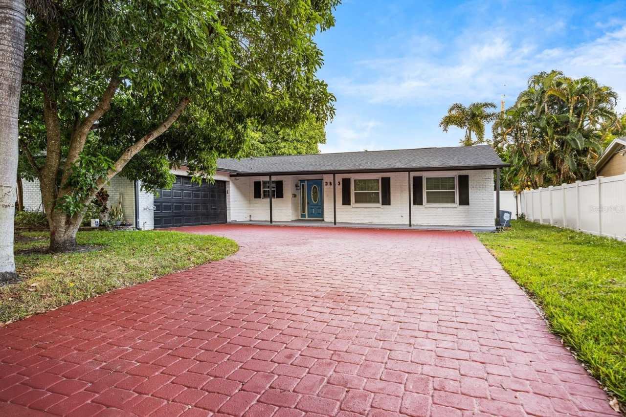 3823 BAINBRIDGE AVENUE