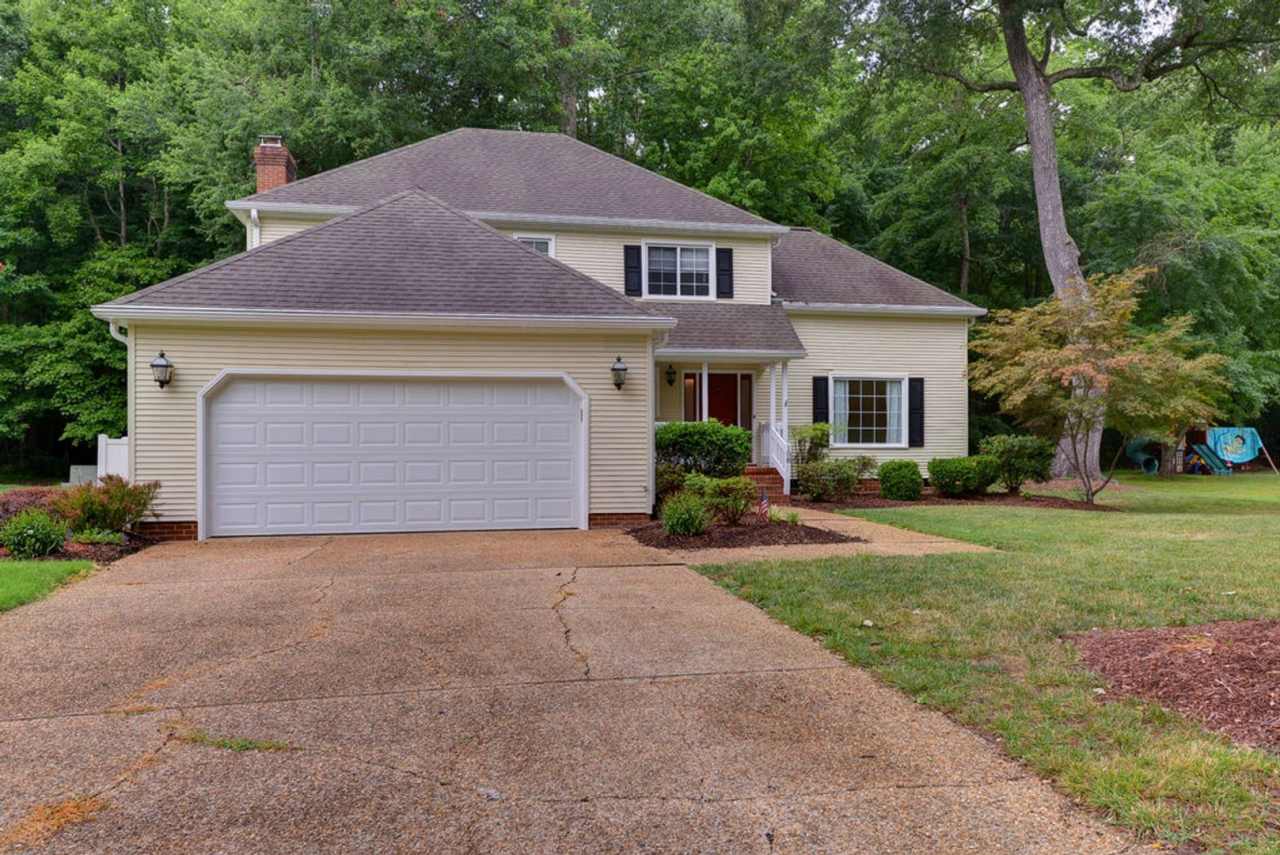 Beautifully Renovated Running Man Gem - Convenient to Langley