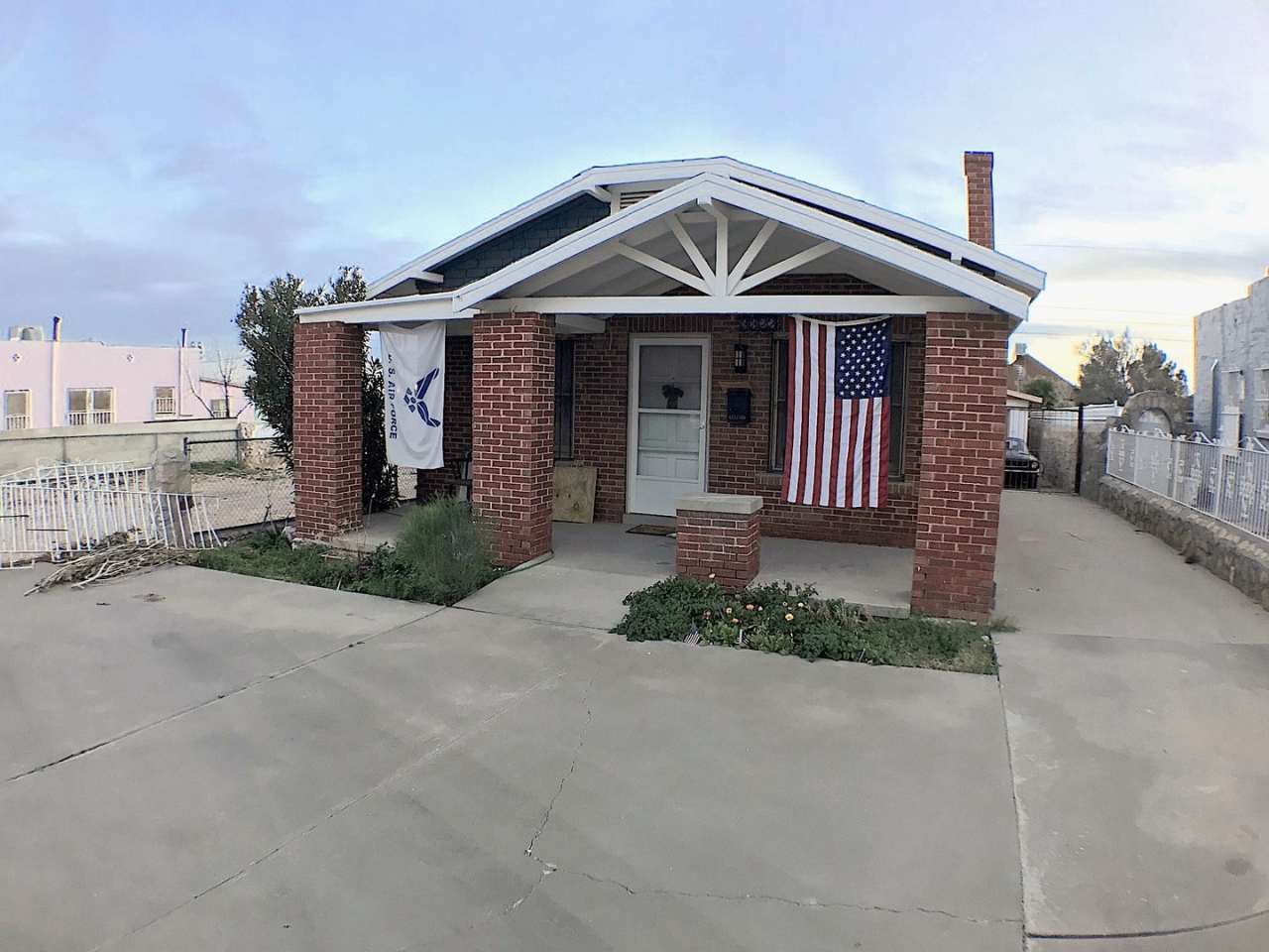 Central El Paso 2 bed REFRIG A/C with Mountain Views!